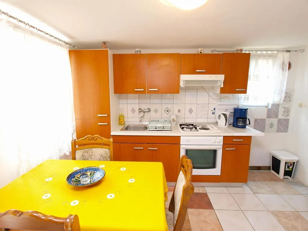 Apartments Milica 1391 Banjole 0*,