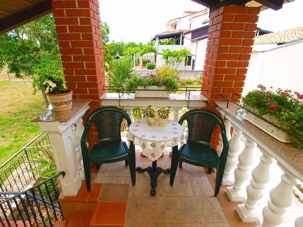 Apartments Milica 1391 Banjole